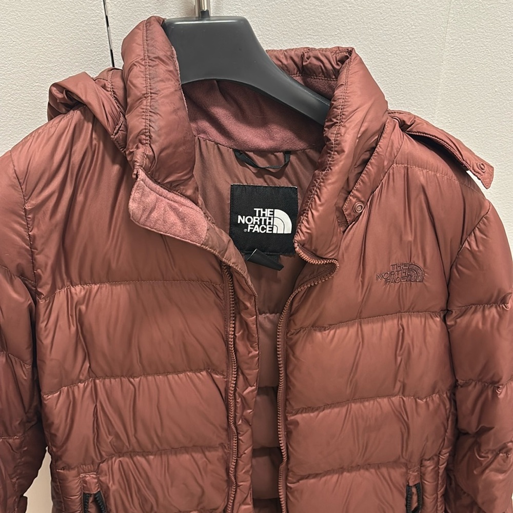 The North Face Woman’s Puffer Coat - Picture 3 of 4